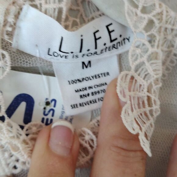 Life top - Picture 2 of 3